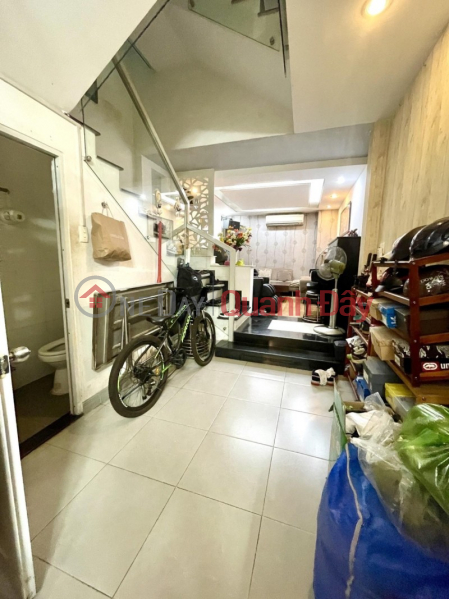 Property Search Vietnam | OneDay | Residential, Sales Listings Selling social house 45m2 5 floors Huynh Van Banh, ward 13, Phu Nhuan, price 11.2 billion