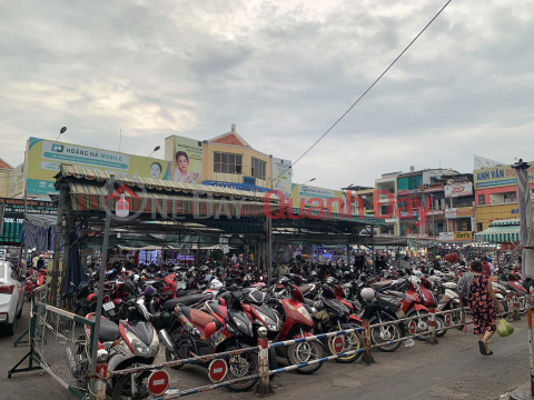 Business Facade of Hanh Thong Tay Night Market – 68m2 – 4 Floors – 11 Billion VND _0