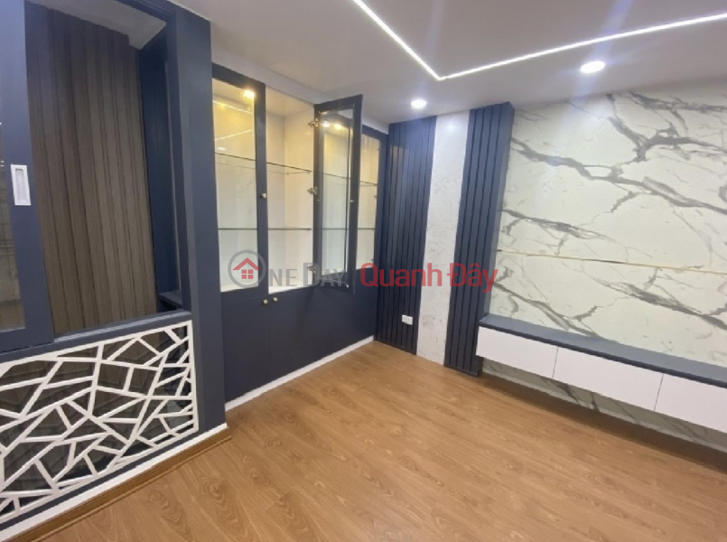 BEAUTIFUL HOUSE FOR SALE IN CAR PARKING LANE AT HOANG QUOC VIET STREET, CAU GIAY. Area: 105 M2, FRONTAGE 7.5 M. 8 NEW FLOOR BUILDING, YES Sales Listings