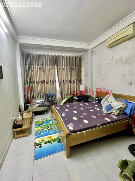 House for sale on Bui Xuong Trach Street, Thanh Xuan District. Area 35m2 x 4 floors. Frontage 3.5m2. Selling price: 5 billion VND. Sales Listings