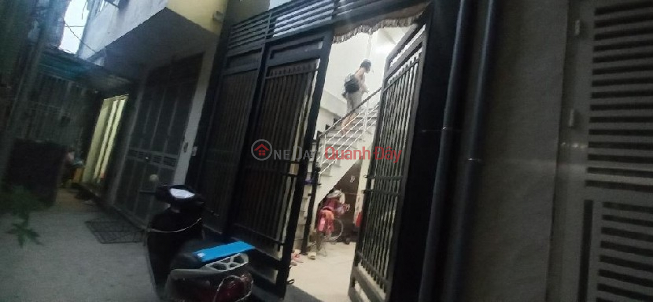 Urgent sale of a 5-storey house, Tay Tuu, Bac Tu Liem, 10m from the street, in front of the house is grade 1, 2, kindergarten. Right near the market, Sales Listings