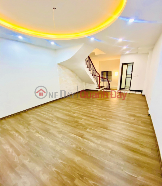 The owner rents a new house of 80m2, 4T, Office, Sales, Restaurant, Trung Hoa-20M Rental Listings