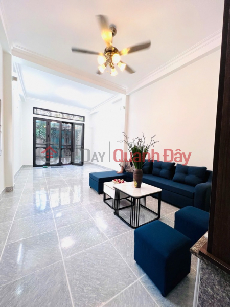 House for sale in Duc Giang, 40m x 4 floors, corner lot, car parking at door. Contact 0936123469 | Vietnam Sales đ 8.5 Billion