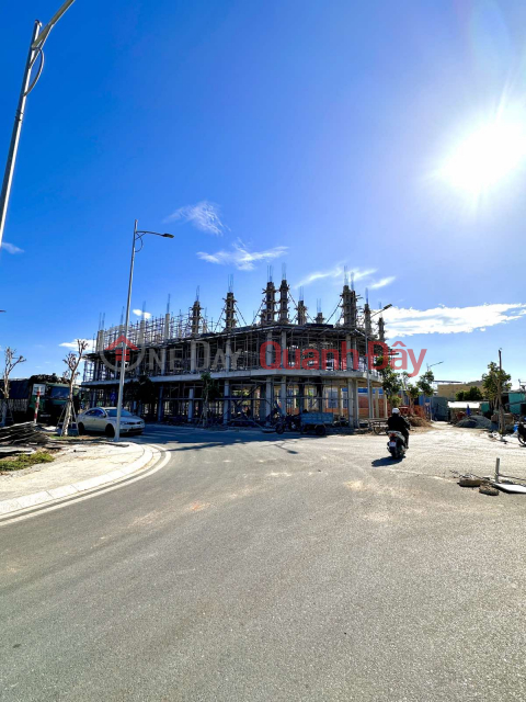 Need to sell 2 plots of land near Light Park - behind Phu Ha commercial center! _0