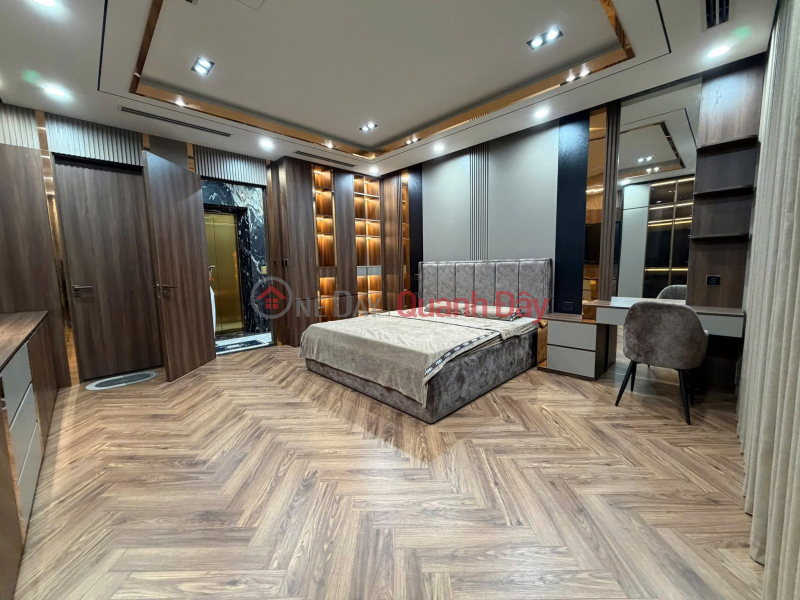 Extremely rare! Office building for sale on Thai Thinh street, 60m2, 9 floors with elevator, 4.5m frontage, 54.8 billion VND, car access. Sales Listings