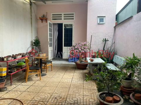 The house is stuffy! Urgent sale of house 155m2, 4m width near Hoa Binh hotel for only 2,650 _0