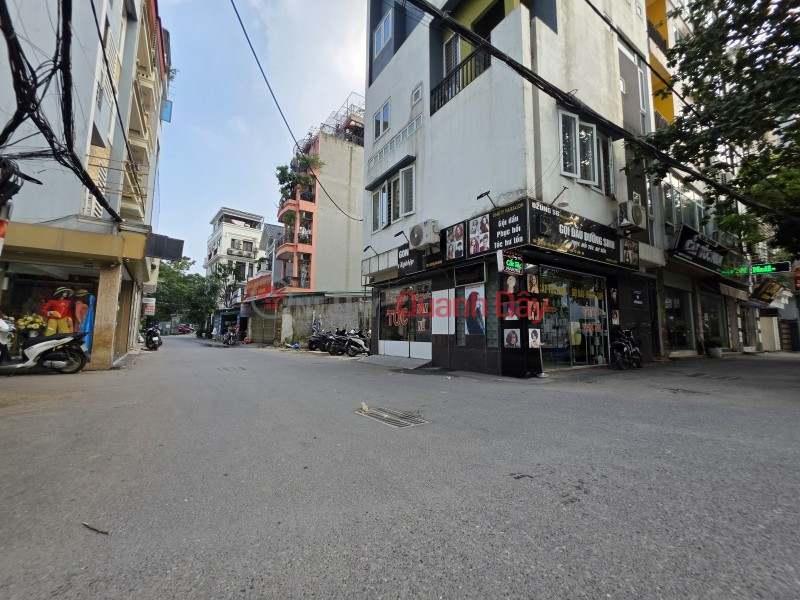 đ 35 Billion | SUPER RARE GOLDEN LAND – ADJACENT TO VIN GARDENIA – CARS CANNOT PARKING – BUSY BUSINESS DAY AND NIGHT.