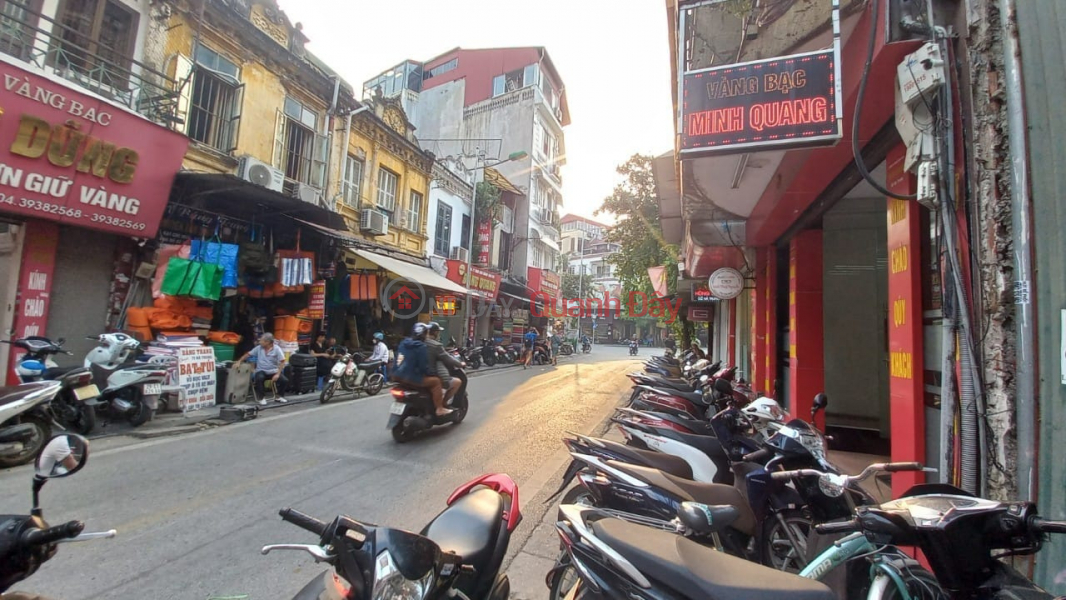 Ha Trung Street, Gold and Silver Business, Foreign Currency, Bustling Ha Thanh. Sales Listings