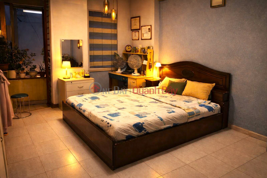 HUYNH VAN BANH HOUSE, 55M2, 4 FLOORS, 4M FRONTAGE, 4M ALLEY, JUST A FEW STEPS TO TRUCK ACCESS, HIGH-CLASS RESIDENTIAL AREA Sales Listings