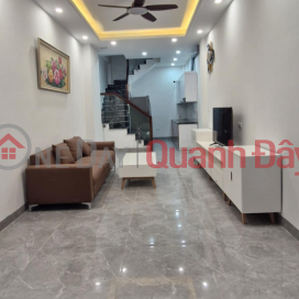 Central location, wide alley, airy, high-class residential area, good security. Full furniture: _0
