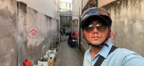 For sale a row of rented rooms (8.8x25) Pham The Hien, income\/month 20 million, ward 7, district 8, only 6.4 billion _0