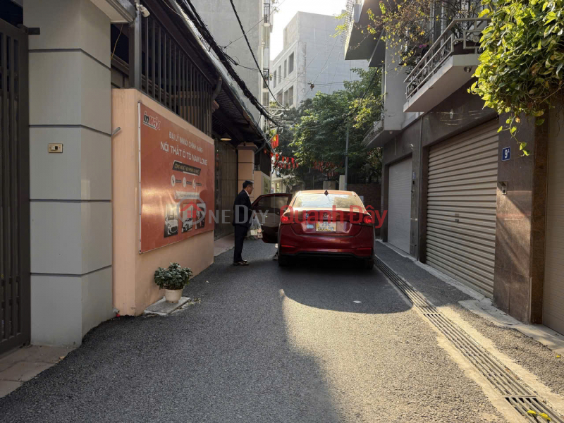 đ 10.3 Billion | Beautiful house with elevator and parking at the door, Bo De-Long Bien, 35m2 x 6 floors, 10.3 billion VND.