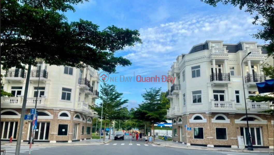Property Search Vietnam | OneDay | Residential, Rental Listings | Direct owner renting out commercial space in Di An, 25m road frontage, 3 floors, 245 m2, 22 million VND\\/month.