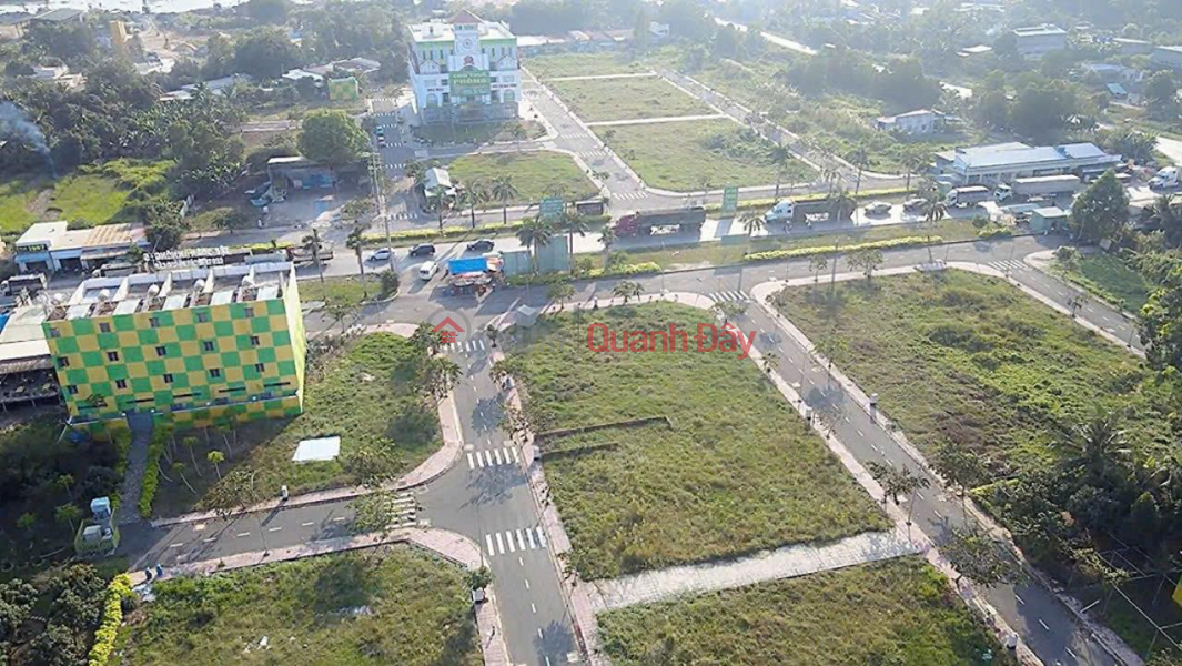 BEAUTIFUL LAND - PROFITABLE INVESTMENT - Owner Needs to Sell Land on DT. 830 Road, Huu Thanh Commune, Duc Hoa, Long An Sales Listings