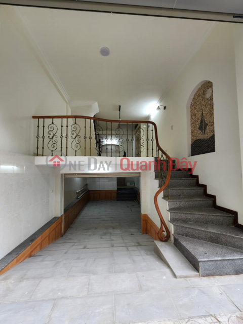 House for sale on Nguyen Xien street, divided into lots, car parking, residential - top business, wide sidewalks _0
