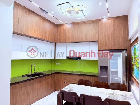 Bán nhà Hoàng Cầu, 61m2, 4 tầng, mặt tiền 4m, 25.8 tỷ, vỉa hè, ô tô tránh, kinh doanh _0