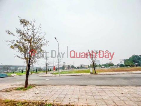 Business land for sale in Vinh Yen City, opposite Vinh Phuc Specialized School, National Highway 2B _0