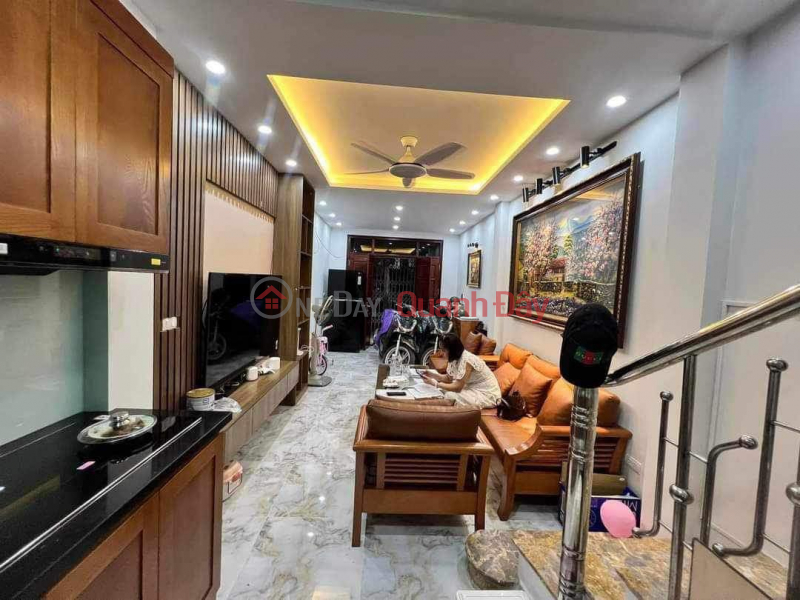 Bright ! De La Thanh is small, solidly built house, beautiful alley with three floors to avoid traffic, 26m 5T 3m 4.85 billion, SDCC. Sales Listings