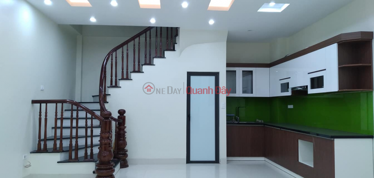 House for sale 64m2 Lane 292 Nghi Tam, Tay Ho Cars parked at the door Elevator 7.1 Billion Sales Listings