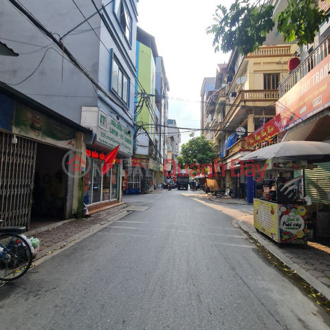63m2 commercial land for sale in Trau Quy, Gia Lam, Hanoi. Contact: 0989894845 _0
