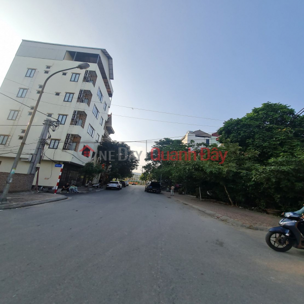 Bán 185m2 đất Đa Tốn, đường 13m vỉa hè view trường học giá cắt lỗ sâu. Việt Nam | Bán đ 24,68 tỷ