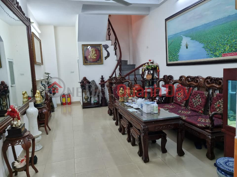 BA DINH CENTRAL HOUSE - Corner Lot - BA DINH CENTER - BEAUTIFUL HOUSE FOR IMMEDIATELY - NGUYEN -35M 5 storeys 3 bedrooms QUICK PRICE 4 BILLION _0