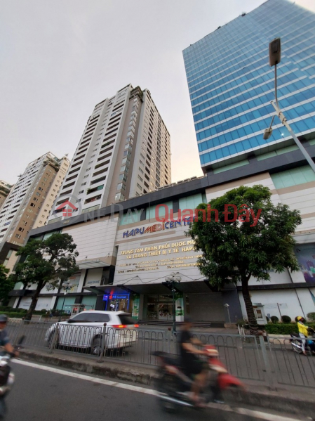 đ 5.7 Billion, Private house for sale on Vu Trong Phung Thanh Xuan street 38m 5 floors 1 tum street frontage airy business front 5 billion lh
