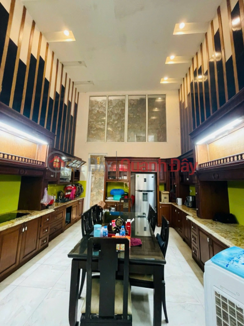 Siêu phẩm Hoàng Văn Thái 100m thang máy, oto tránh, 2 thoáng _0