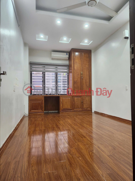 đ 12 triệu/ tháng | Cho thuê nhà KD, VP kết hợp ở gđ, nhóm 271 Trương Định, 5 tầng x 32m2, 3PN, 4 WC, 12 Triệu
