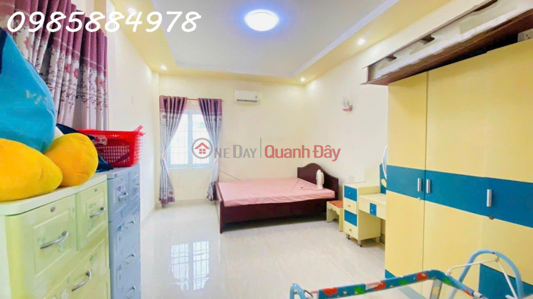 BÁN GẤP NHÀ HẺM HOÀNG DIỆU, VĨNH NGUYÊN, NHA TRANG. 
DT:70m2 (ngang 3,5m). Hướng: Tây Nam. Niêm yết bán