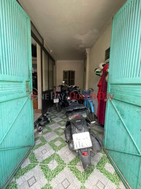 Independent 3-storey house for sale in lane 71, Hang market. _0