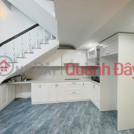 Beautiful house on An Duong Vuong street, 81m2 with a 7.6m frontage, alley accessible by car, priced at only 15.2 billion VND. _0