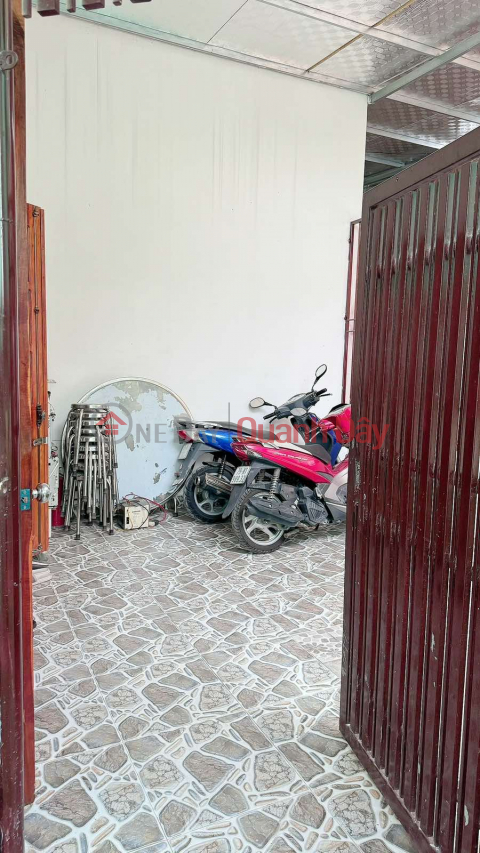 LEVEL 4 HOUSE FOR SALE WITH SERIES OF ROOMS AND CAR ALWAYS BEHIND AVERAGE AQUARIUM IN BINH PHU VINH HOA _0
