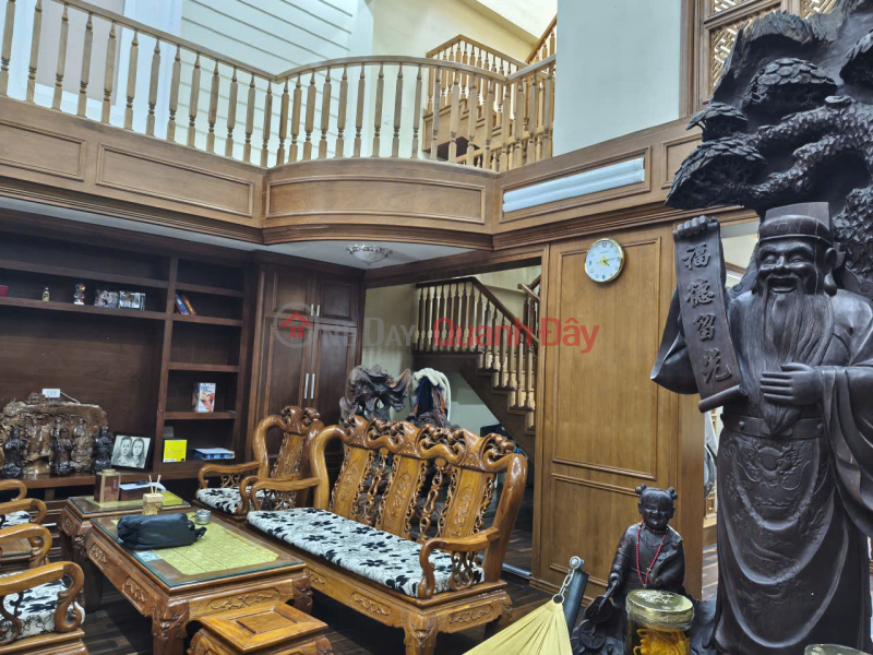 ► MT Le Dai Hanh, 150m2, 7m frontage, 2.5 floors, high-end wooden interior, extremely well-built, 15.x billion VND | Vietnam Sales đ 15.45 Billion