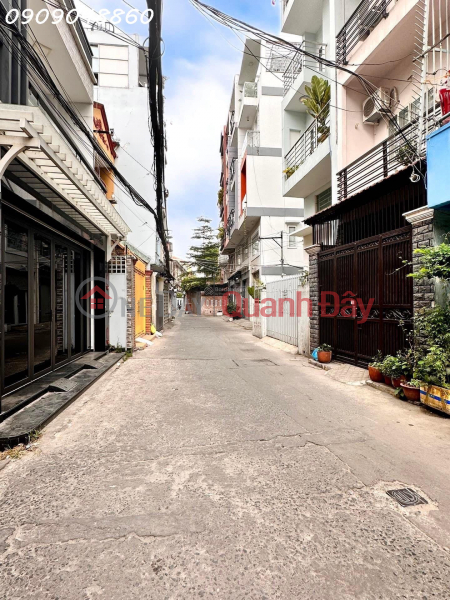 Phan Dang Luu social network with 3 floors of reinforced concrete, 3 bedrooms, nearly 5m across, priced at only 3.2 billion. Vietnam | Sales | đ 3.2 Billion