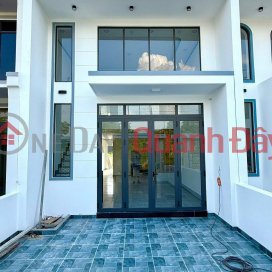 House with 7m frontage, 3 bedrooms, near Ecolake, Ben Cat - urgent sale 2 billion 180 House with 7m frontage, 3 bedrooms, near Ecolake, Ben Cat - urgent sale 2 billion 180 _0