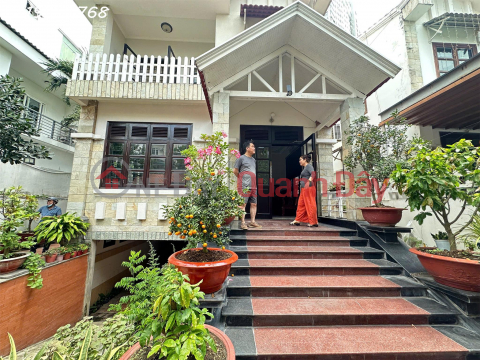 Villa for rent at La Casa Le Thi Cho Street, Phu Thuan Ward, District 7, area 330m2, price 45 million VND\/month. _0