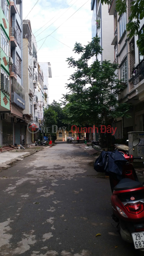 Land for sale in Cau Dien, Tu Liem, 50m2, car access, sidewalk, comfortable living _0