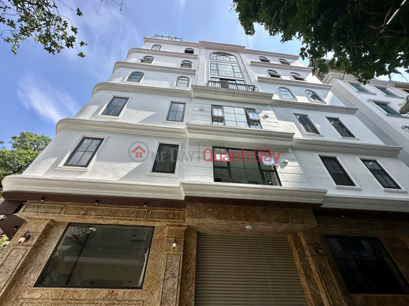 (Tin thật 100%) Bán Apartment 3 mặt tiền tại mặt phố Hoàng Sâm - Đường 2 ô tô tránh - DT 1,3 tỷ/năm Niêm yết bán