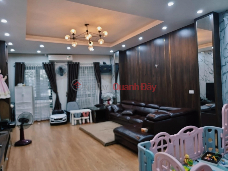 House for sale in An Duong Vuong, Tay Ho, open alley, car access, 60m2, 4 floors - 11 billion Sales Listings