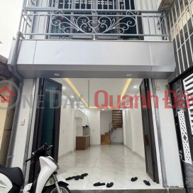 Owner selling a 2-story house on Giai Phong alley, car can park right in front. _0