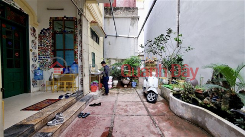 House for sale in Lac Long Quan, alley near street, 112m 11.5 billion _0