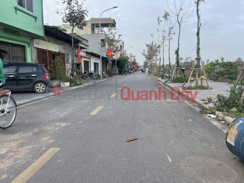 Selling land in Thiet Ung Van Ha, edge of the village, opposite the auction area, only 8X small, 4m sidewalk _0