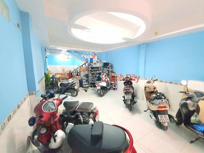 NHÀ LÔ GÓC KHU VIP NGUYỄN CỬU VÂN phường 17 Bình Thạnh, 3 BƯỚC RA HẺM XE TẢI -----75M2 2 TẦNG ---- CHỈ 90TR/ Niêm yết bán