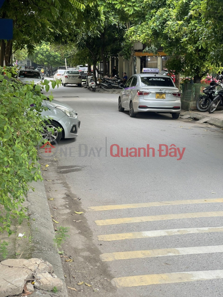 đ 21.6 Billion | OWNER QUICKLY SELLS TOWNHOUSE IN ME TRI, NAM TU LIEM, HANOI, 120m2 - FRONTAGE 7.8M