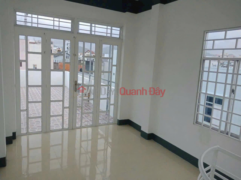 đ 3,2 tỷ, Bán nhà 3 tầng hẻm Lạc Long Quân - Nha Trang