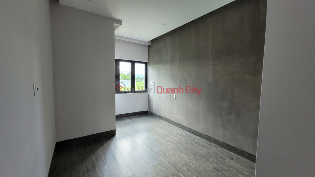 Biệt thự thiết kế hoàn toàn mới - 3 phòng ngủ + 3 phòng tắm Niêm yết bán