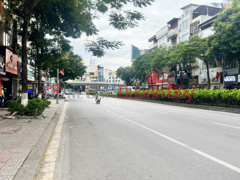 bán nhà C4 mặt phố Nguyễn Văn Cừ, 240m, mặt tiền 8.6m, nở hậu, full thổ cư _0