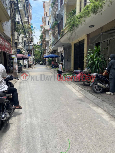 House for rent in Kim Dong Street car-avoiding alley, 35m2 x 2.5 floors, 2 bedrooms, 2 bathrooms, 6.5 million Rental Listings