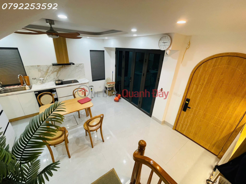 Bán Nhà Phố Trần Duy Hưng. Cầu Giấy. Diện Tích 30m. x6 Tầng. Mặt tiền 5.7m. Giá bán 14.8 tỷ. Niêm yết bán